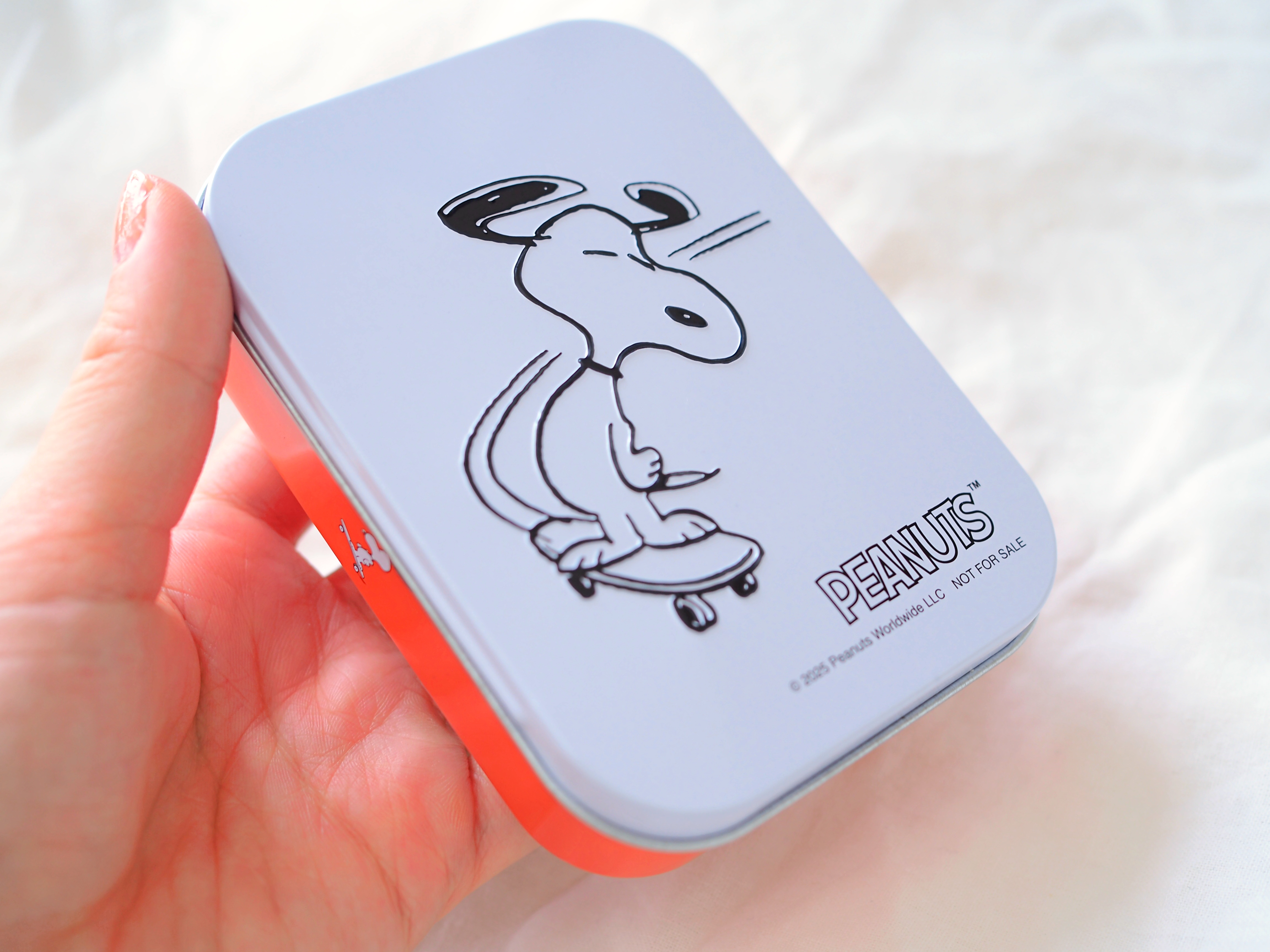 スケボー姿のスヌーピーにきゅん☆ 『smart』付録はPEANUTSの缶ケース