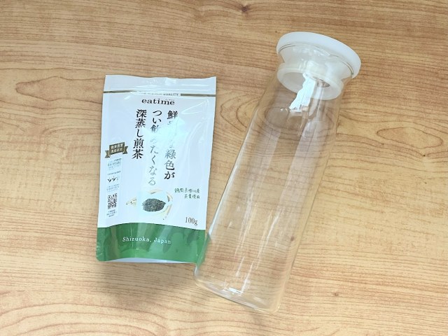 茶葉を入れてひと晩待つだけ! 全農広報部による「水だし緑茶」はこの夏ヘビロテ決定のおいしさでした🍵 茶葉を入れてひと晩待つだけ! 全農広報部による「水だし緑茶」はこの夏ヘビロテ決定のおいしさでした🍵