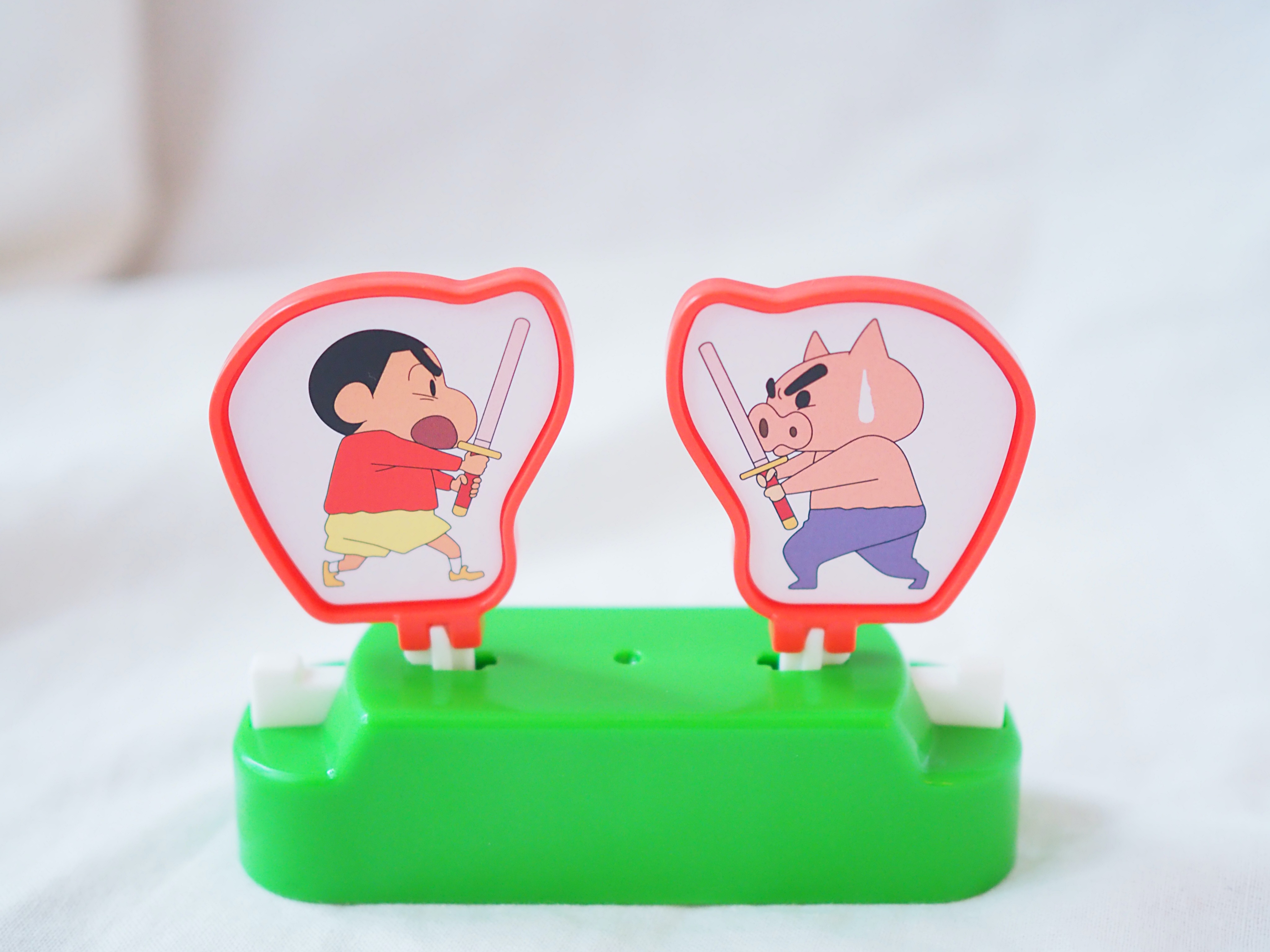 オラと一緒に遊べば〜？ ハッピーセット「クレヨンしんちゃん」は変身