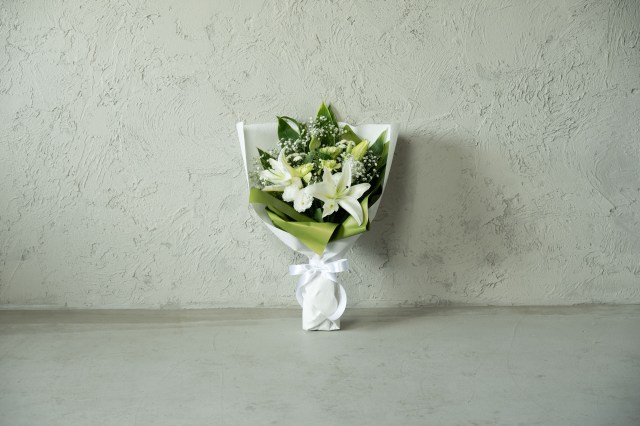 月命日にお花が届く「仏花のサブスク」があるらしい！希望のサイクルでOK💐箱を開けたらすぐ飾れるってなんかいいかも