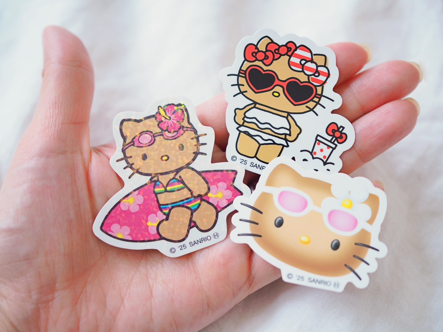 平成ギャルな日焼けキティちゃんが『sweet』の付録に参上！ポーチ