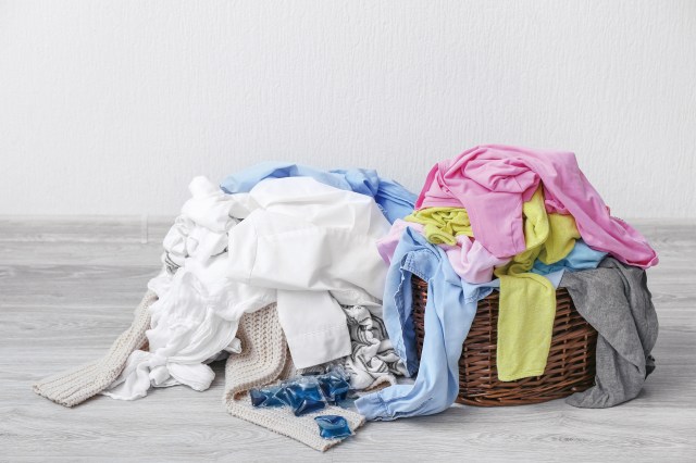 汗や生乾きのニオイって最悪🤢洗濯物のニオイが気になるなら試したい方法＆夏のお洗濯がもっと捗るアイテム🫧