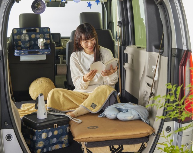 キャンプはもちろん、災害時のためにも知っておきたい！車中泊するためにそろえておきたいアイテム