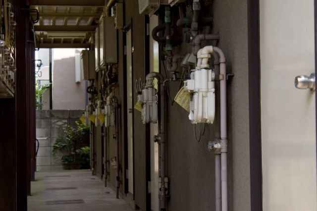 せっかくの新居！でも隣人トラブルにあったらどうする？半数以上が隣人の出す「音」に困った経験あり！トラブルに巻き込まれない見極めポイントは？