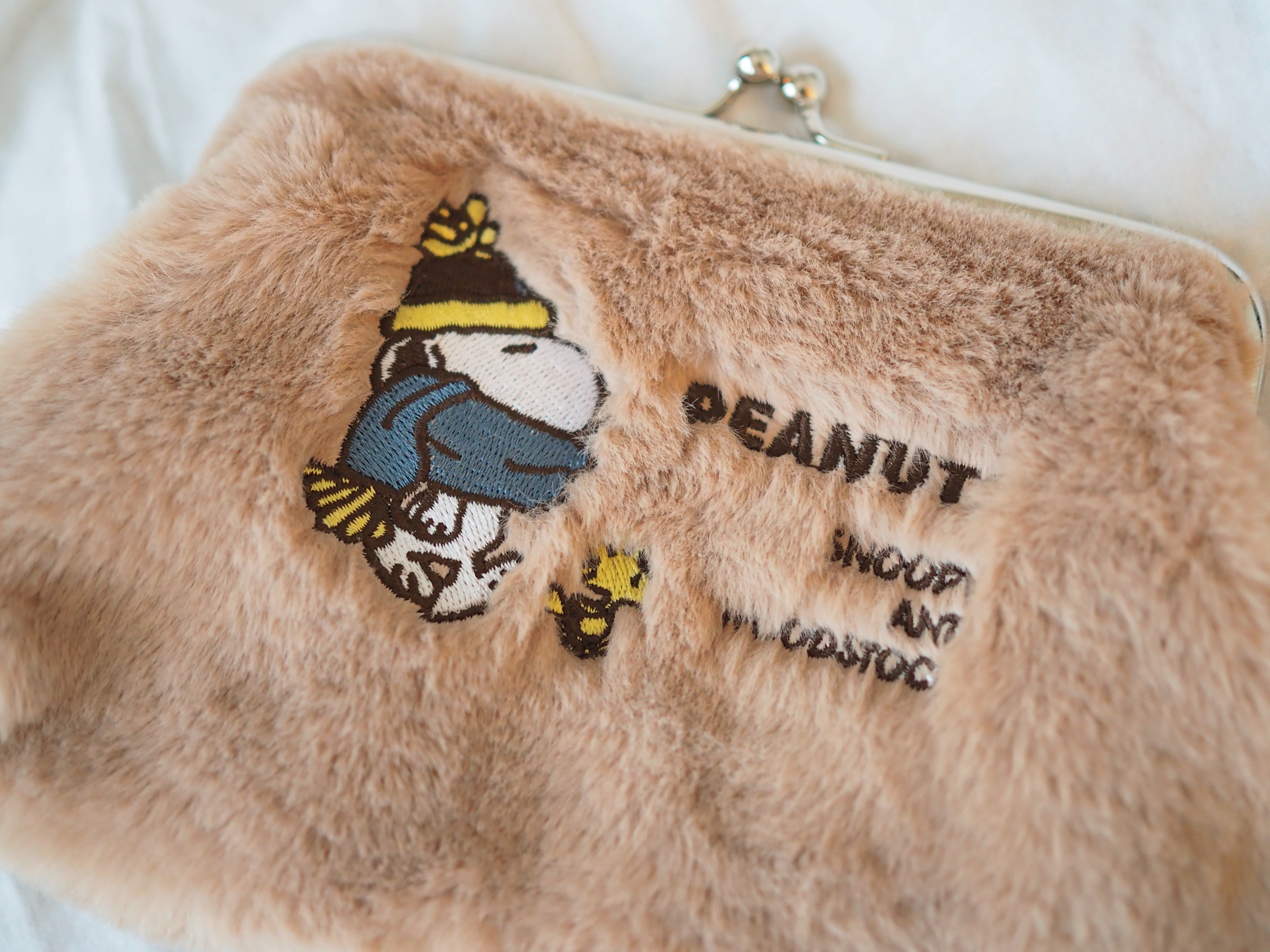 フワフワなさわり心地に癒される♡『InRed』付録にスヌーピーの2WAY フワフワなさわり心地に癒される♡『InRed』付録にスヌーピーの2WAY