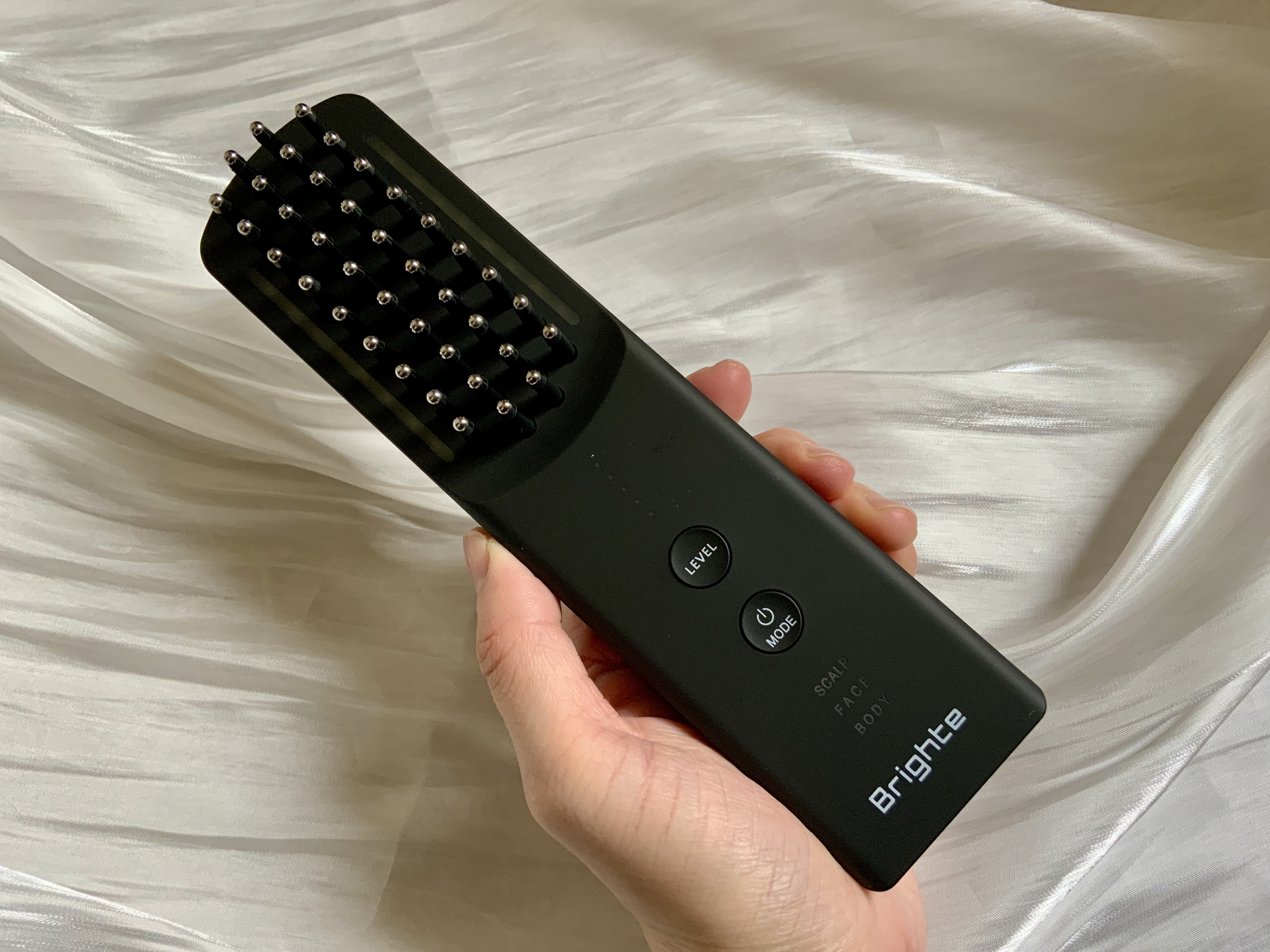 Brighte ELEKI BRUSH+ 美顔器 2回のみ使用 他付属品未使用 待望の新色