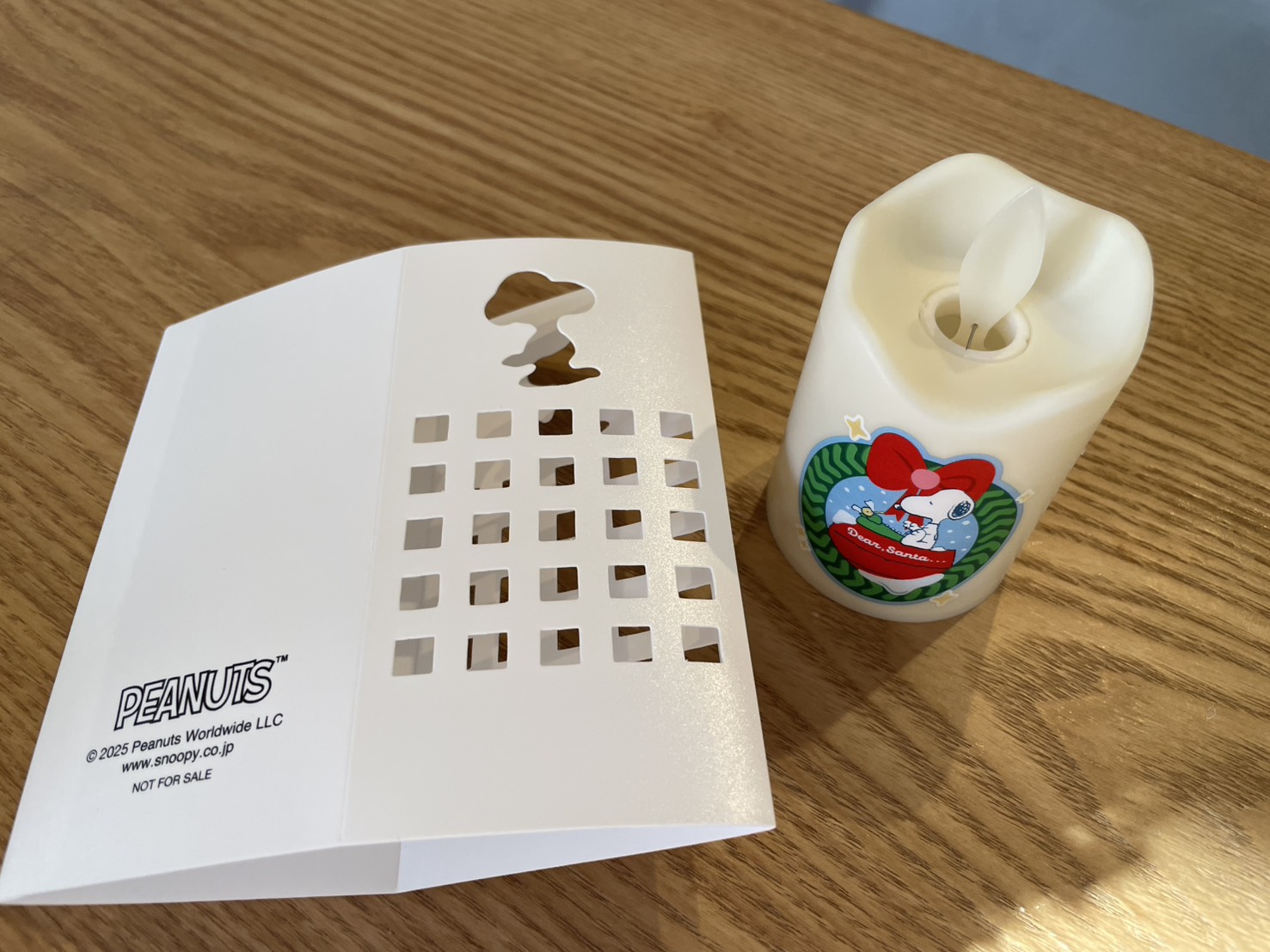 スヌーピーとほっこりぬくぬく…♡クリスマスムードなキャンドルライト