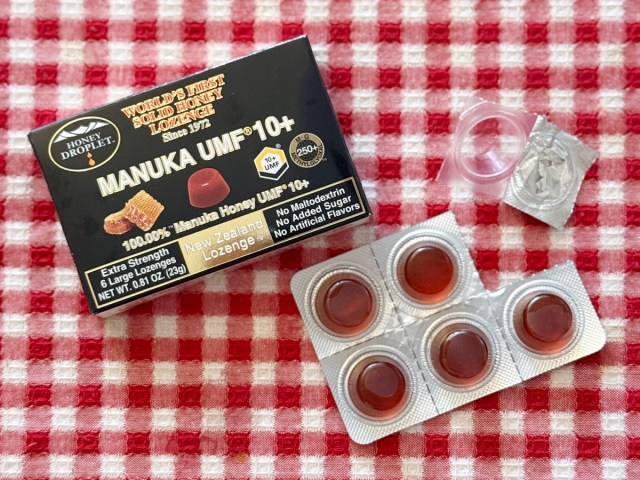 マヌカハニーを簡単に🍯じわじわ話題の「ハニードロップレットマヌカハニー」はお守りとしてポーチに忍ばせておきたいっ マヌカハニーを簡単に🍯じわじわ話題の「ハニードロップレットマヌカハニー」はお守りとしてポーチに忍ばせておきたいっ