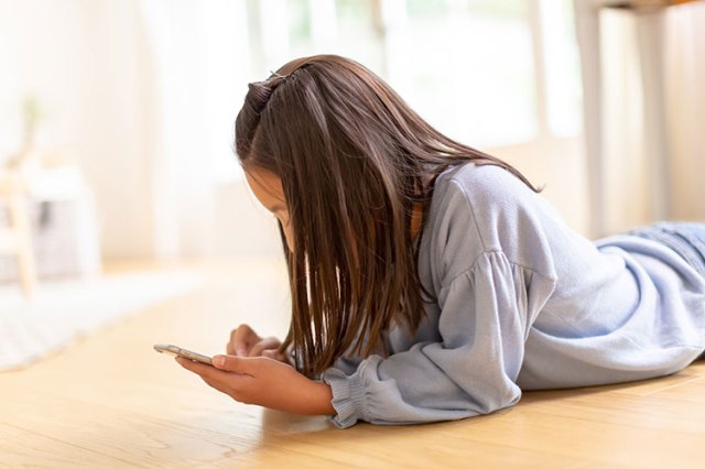 ネッ友がいる小中学生は7割以上！デジタルネイティブ世代が個人情報を教えちゃう割合が多すぎて心配なんですけど！