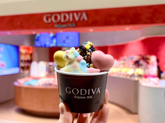全国2店舗のゴディバでしか作れない！わがままにデコった “自分だけのゆめかわソフトクリーム” を爆誕させちゃいました🦄