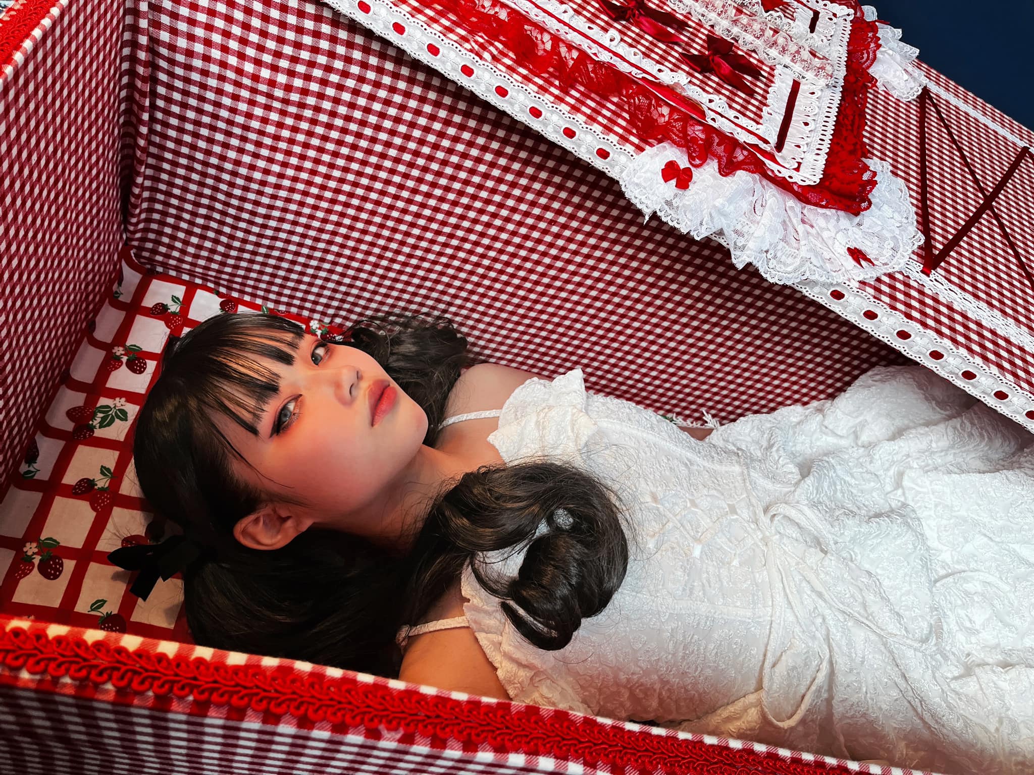 死への意識が変わるかもしれない！アート作品のような可愛い棺桶に