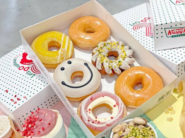 むぎゅむぎゅ・ザクザク・ふわふわ…♡クリスピー・クリーム・ドーナツに食感の違いや春フレーバーを楽しめる新作5種が登場🍩 むぎゅむぎゅ・ザクザク・ふわふわ…♡クリスピー・クリーム・ドーナツに食感の違いや春フレーバーを楽しめる新作5種が登場🍩