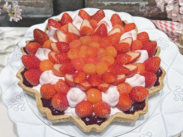 門出のお祝いにも🌸キル フェ ボン初！春の訪れを彩る「SAKURAフェア」で華やかなタルト3種＆はじめてのピンクロゴショッパーが登場するよ♪