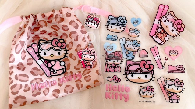 キティちゃん、ゴーグルの跡ついてるよ…！『sweet』付録は雪焼けギャルなキティちゃんのぷっくりシール付き豪華セット♡