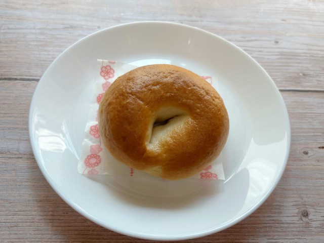 せいろブームの影響か？セブン-イレブンのレジ横にある蒸し器にベーグルを発見🥯これを気軽に味わえるっていいかも