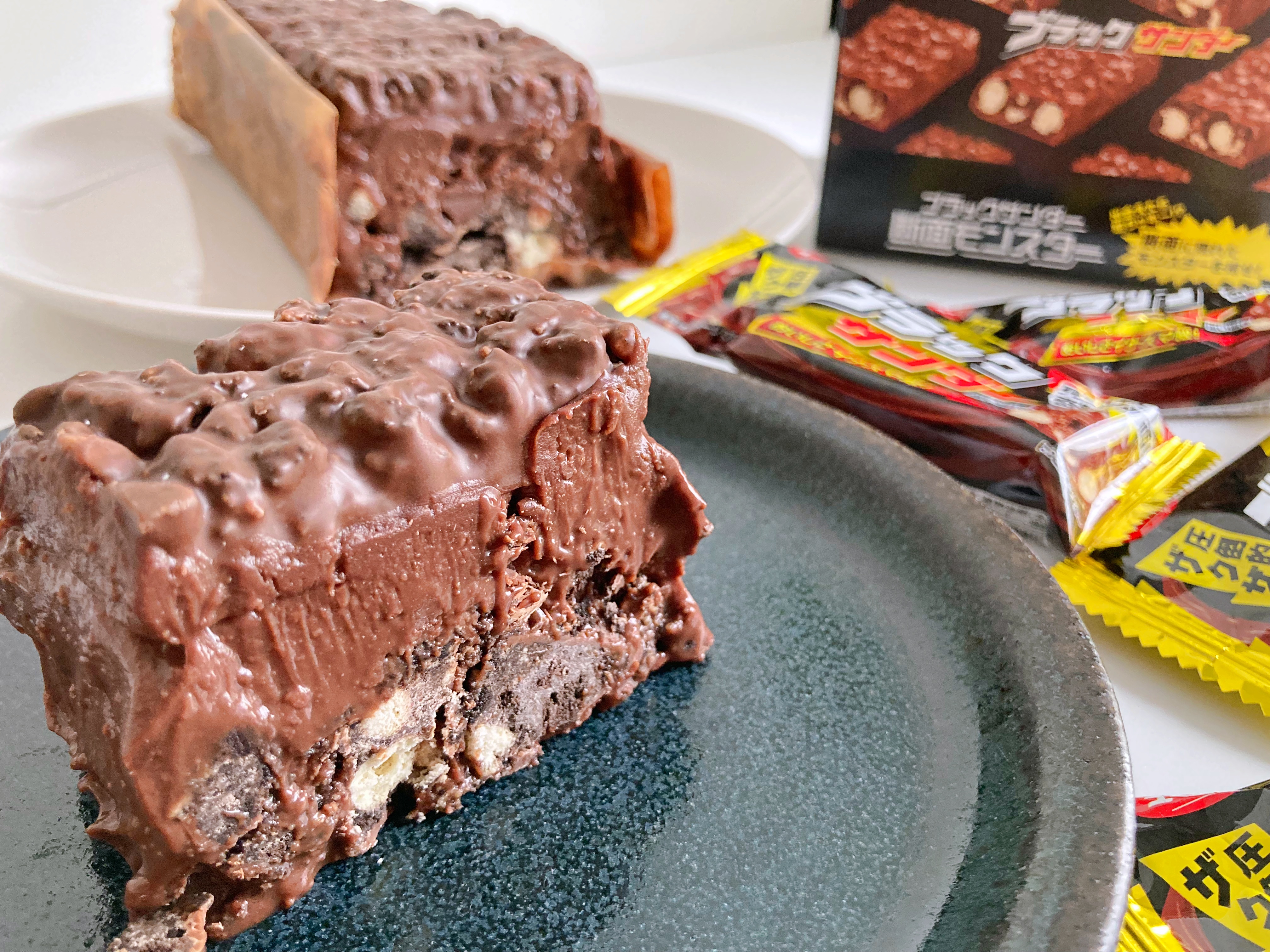 総重量700g越え！チョコの圧が強すぎて本命にしか渡せない「ブラック