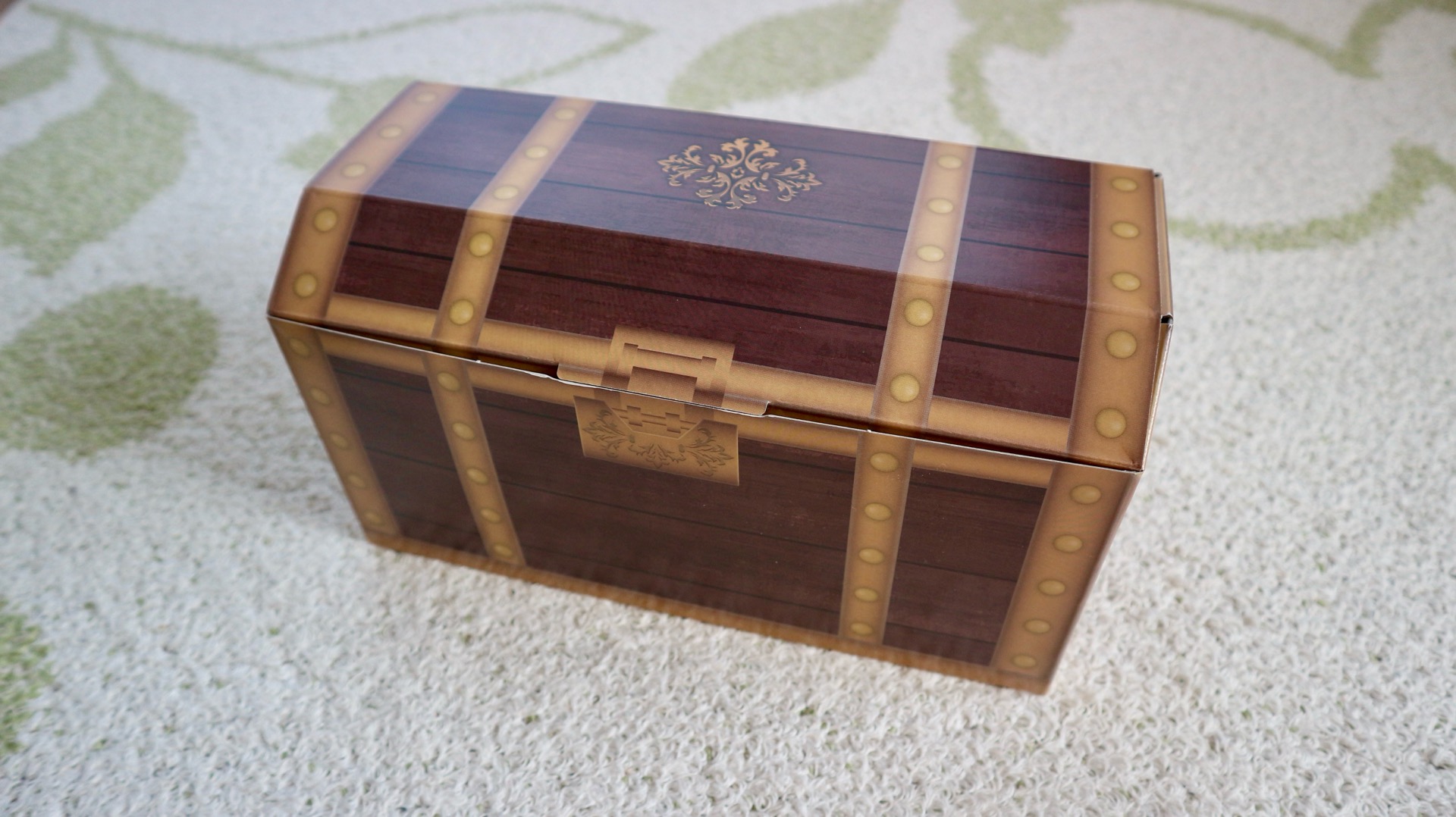 1900円で手に入る幸せ。うまい棒が詰まった「宝箱」を大人買いしてみ