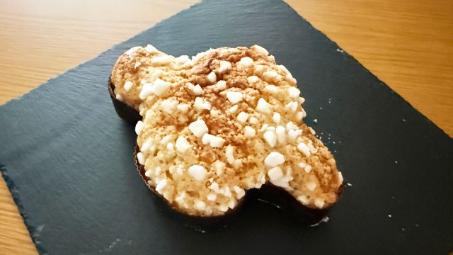 ふわふわザクザク!幸せを呼ぶ鳩のかたちをしたお菓子「コロンバ」がドンクに登場🕊️おすすめの切り方も教えちゃいます♪ ふわふわザクザク!幸せを呼ぶ鳩のかたちをしたお菓子「コロンバ」がドンクに登場🕊️おすすめの切り方も教えちゃいます♪