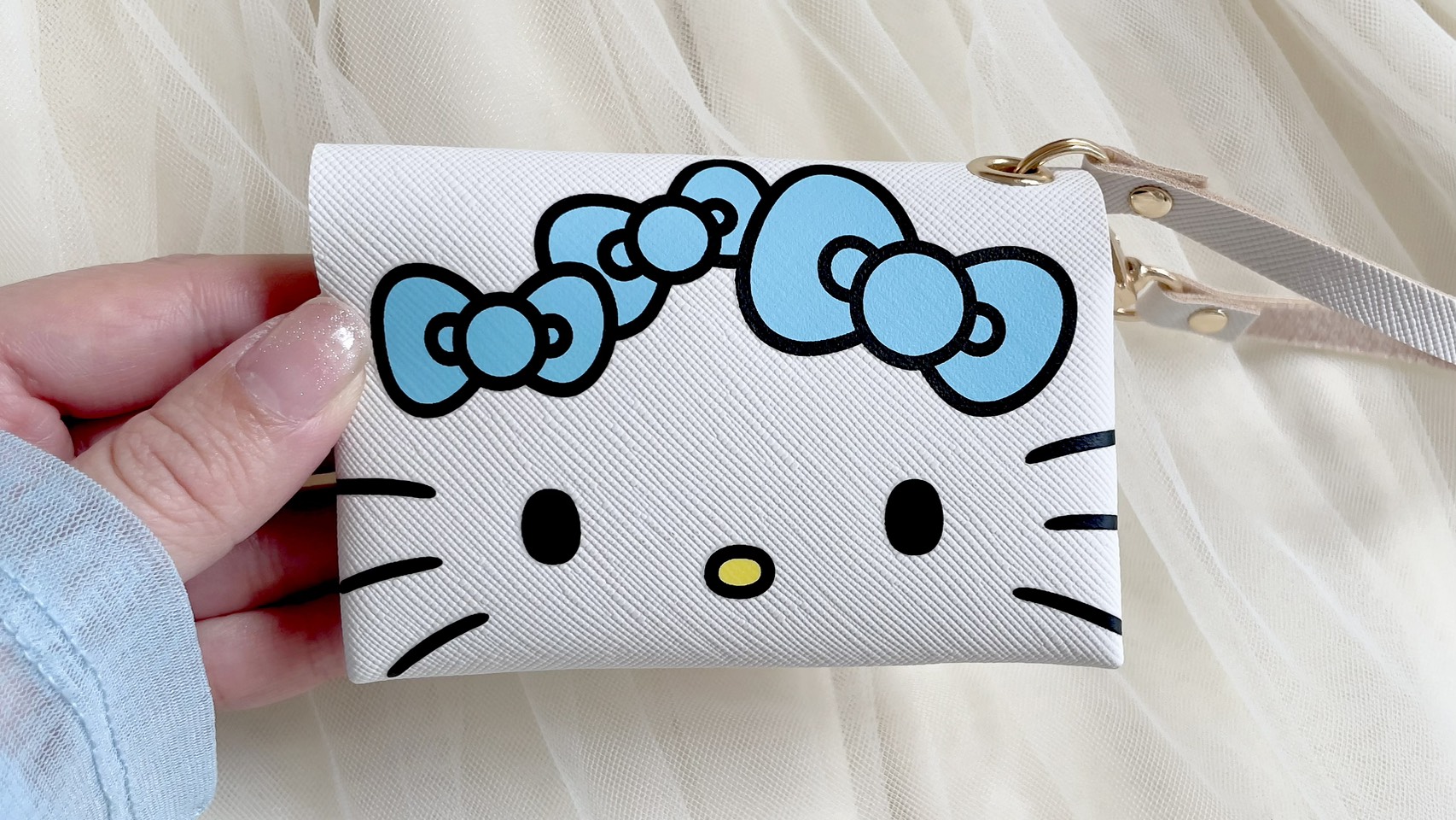 主役級のかわいさ♡『mini』付録はみんな大好き、みずいろキティちゃん