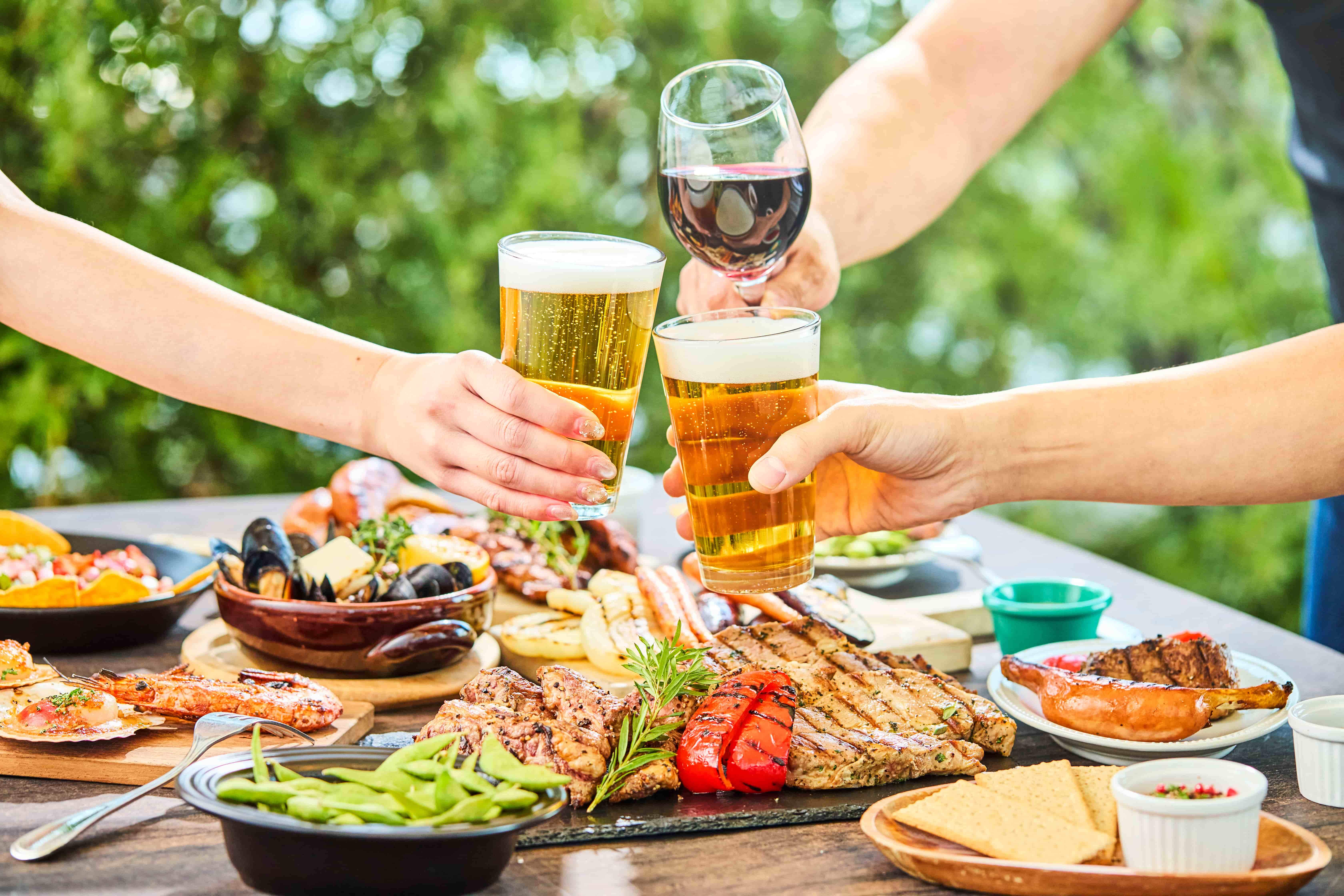 今こそが外飲みのベストシーズン！手ぶらBBQに限定クラフトビールなど GWに遊びに行きたいビアガーデン＆ビールイベント9選 | Pouch[ポーチ]