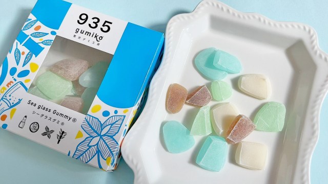 海辺でよく見るシーグラスをグミで味わう!? 黒糖味やパッションフルーツ味が楽しい 奄美大島発の「シーグラスグミ」をお取り寄せ【#グミ偏愛レポ】 海辺でよく見るシーグラスをグミで味わう!? 黒糖味やパッションフルーツ味が楽しい 奄美大島発の「シーグラスグミ」をお取り寄せ【#グミ偏愛レポ】