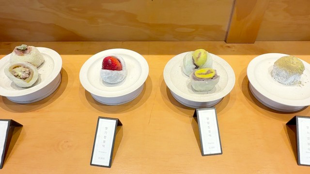 【韓国旅行】Googleマップで見つけた「もち」という謎スポットが大当たり! 変わり種フルーツ大福がおいしすぎたんです✨ 【韓国旅行】Googleマップで見つけた「もち」という謎スポットが大当たり! 変わり種フルーツ大福がおいしすぎたんです✨