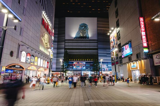 配信があるから映画館に行かない?…それでも「映画館に行く理由」があるんです。そう、みんなのお目当ては映画館にしかない “アレ” でした 配信があるから映画館に行かない?…それでも「映画館に行く理由」があるんです。そう、みんなのお目当ては映画館にしかない “アレ” でした