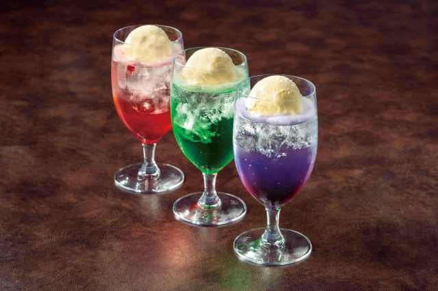 ヨックモックミュージアムのカフェに見目麗しい“大人のためのクリームソーダ” が登場！展覧会の余韻に浸れる3種のクリームソーダをチェック！