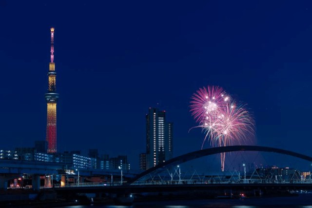 夜空の特等席はどこ?穴場スポットから贅沢ホテルステイまで…!2026年に絶対行きたい関東近郊の花火大会まとめ5選 夜空の特等席はどこ?穴場スポットから贅沢ホテルステイまで…!2026年に絶対行きたい関東近郊の花火大会まとめ5選